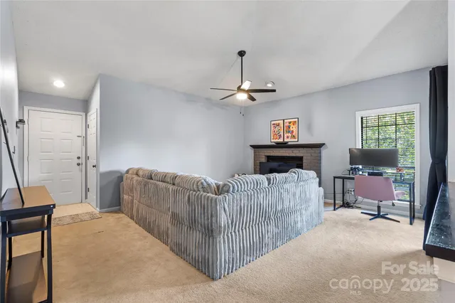 $210,000 | 5870 Harris Grove Lane, Charlotte, NC 28212