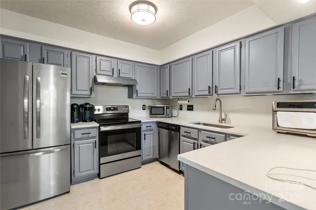 $210,000 | 5870 Harris Grove Lane, Charlotte, NC 28212