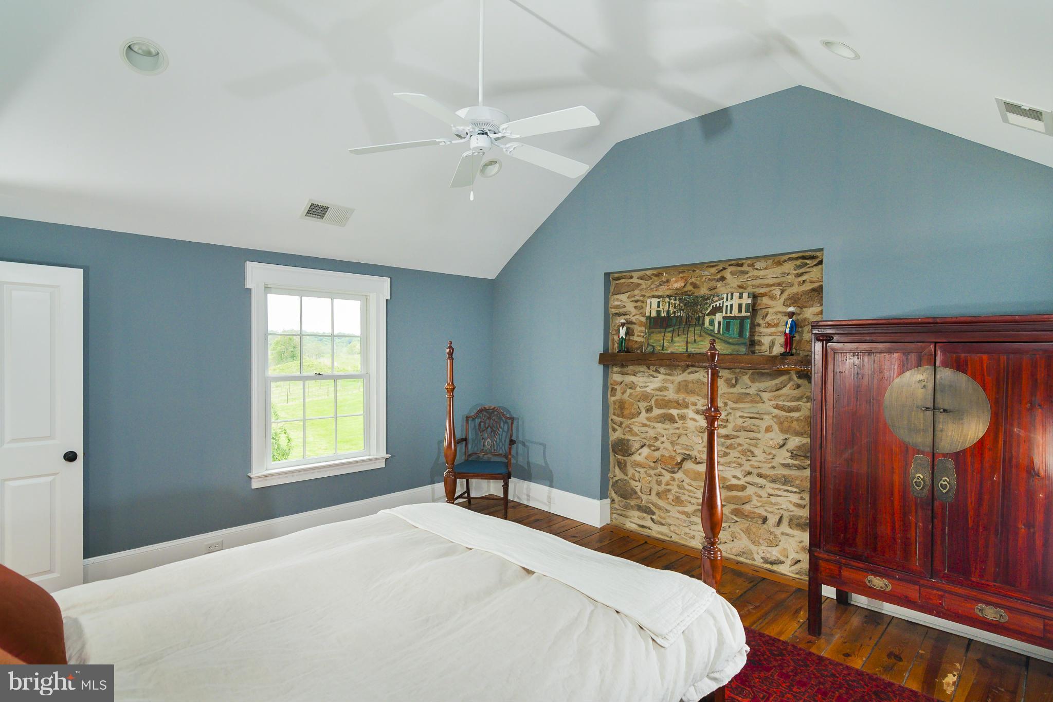 5396 Washwright Road Hume, VA 22639 - Photo 17 of 30 Guest Bedroom