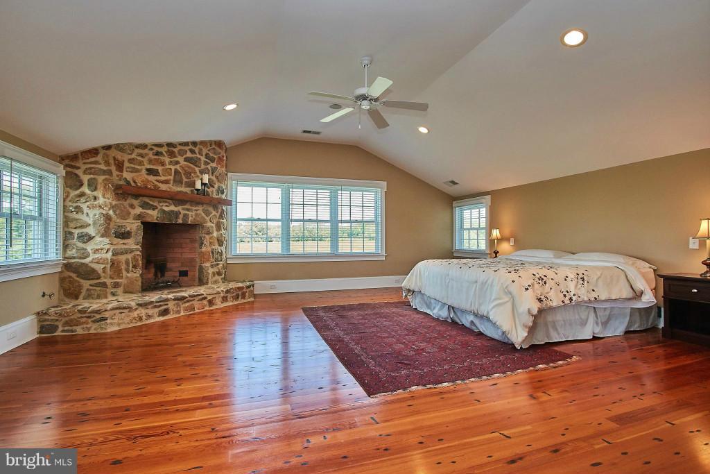5396 Washwright Road Hume, VA 22639 - Photo 20 of 30 Master Suite