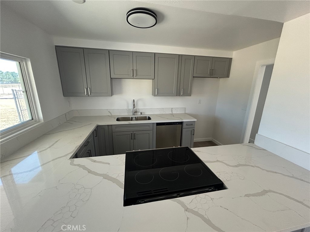 20916 Thunderbird Road Apple Valley, CA 92307 - Photo 16 of 33