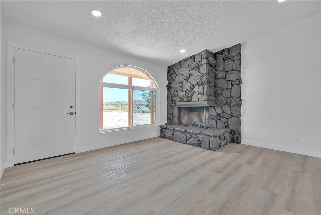 20916 Thunderbird Road Apple Valley, CA 92307 - Photo 21 of 33