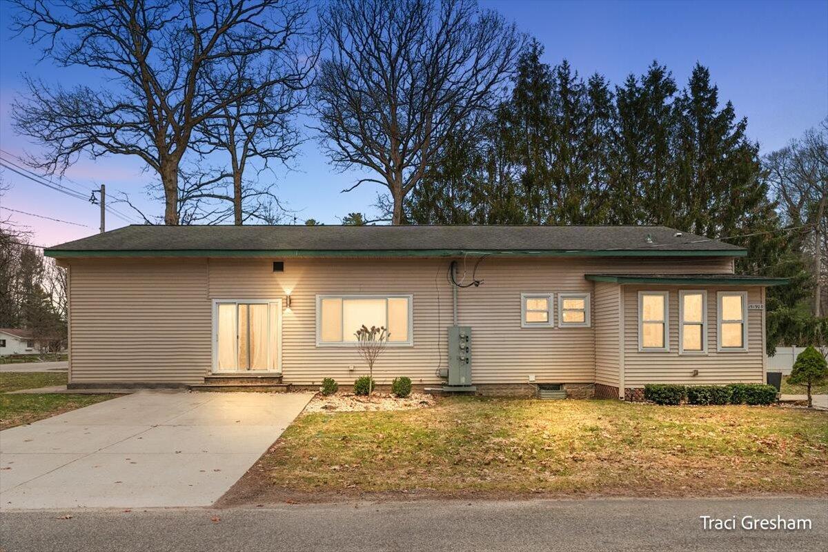 15190 Leonard Road Spring Lake, MI 49456 - Photo 1 of 47 15190 Leonard