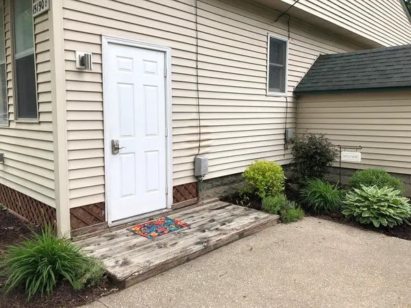 $449,900 | 15190 Leonard Road, Spring Lake, MI 49456