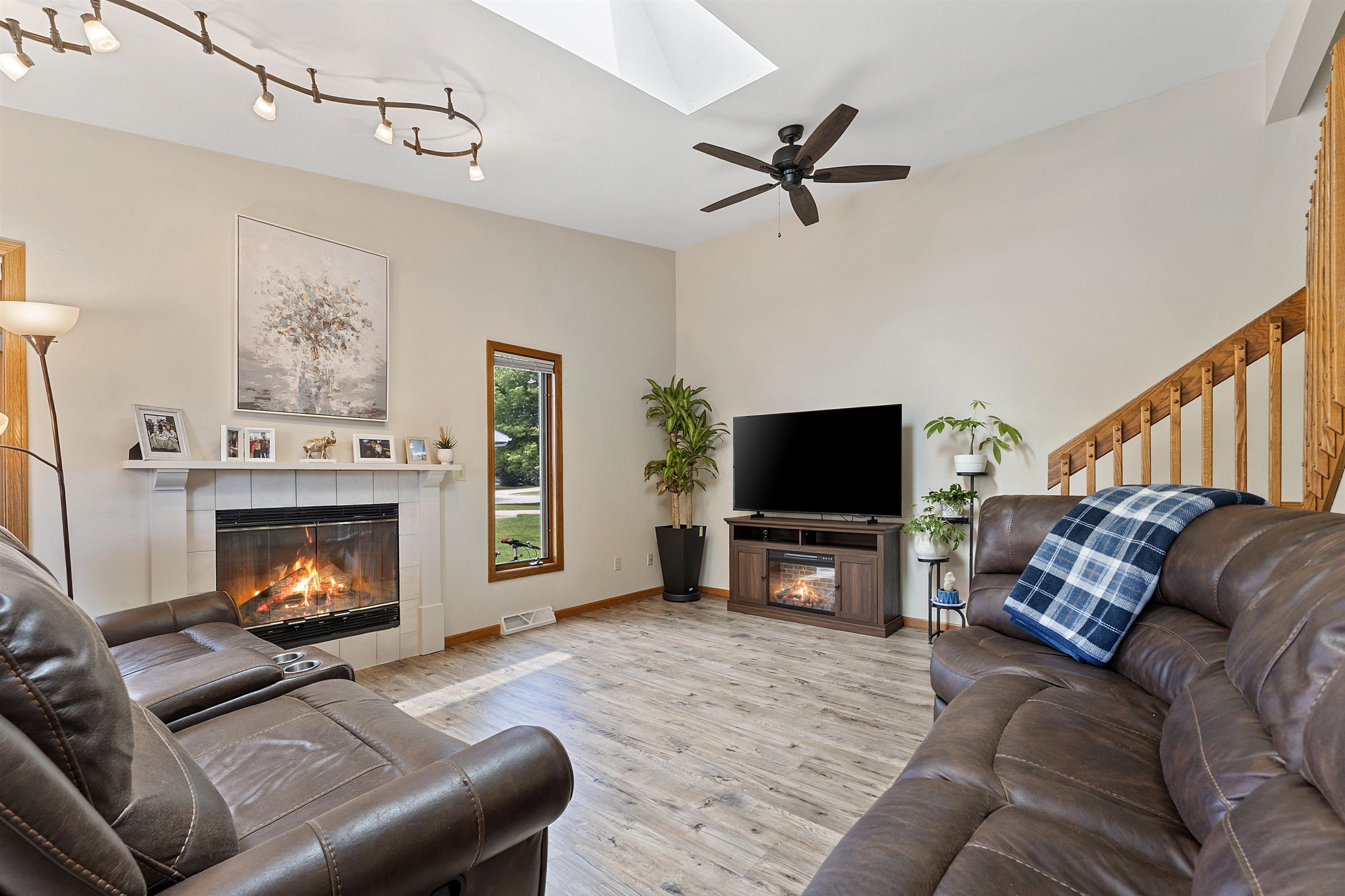 2364 Cedar Ridge Green Bay, WI 54313 - Photo 8 of 90