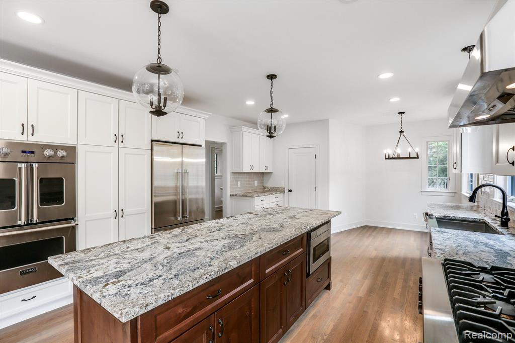 815 Rivenoak Street Birmingham, MI 48009 - Photo 11 of 57