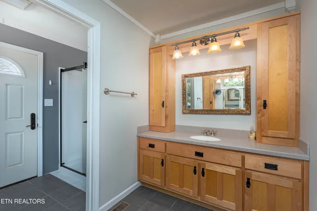 $550,000 | 203 Meadow Green Lane, Dayton, TN 37321