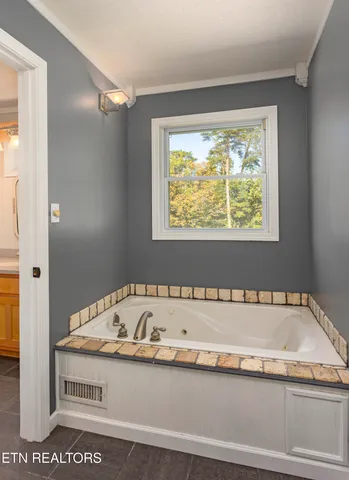 $550,000 | 203 Meadow Green Lane, Dayton, TN 37321