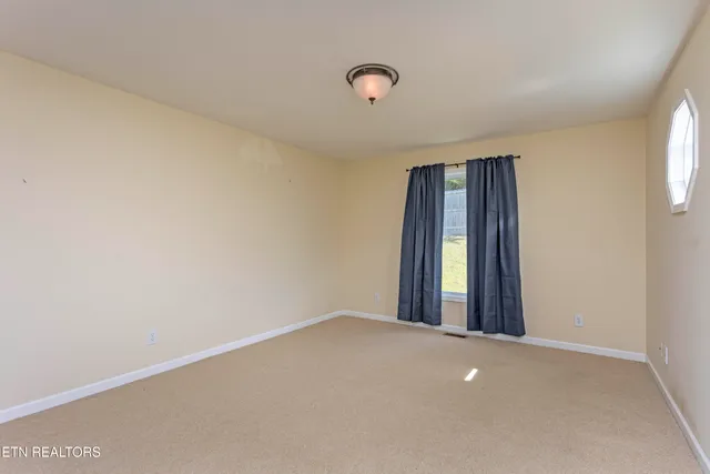 $550,000 | 203 Meadow Green Lane, Dayton, TN 37321