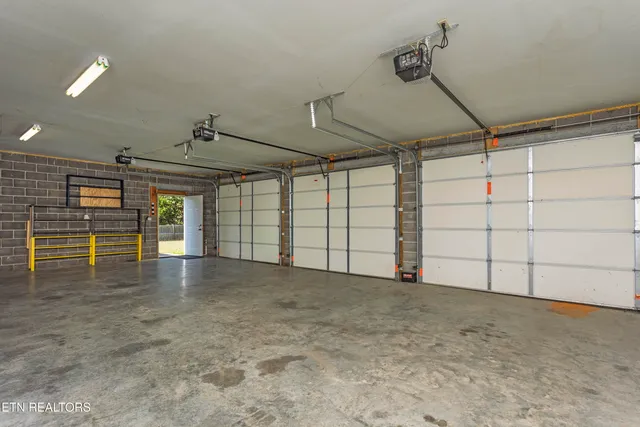 $550,000 | 203 Meadow Green Lane, Dayton, TN 37321