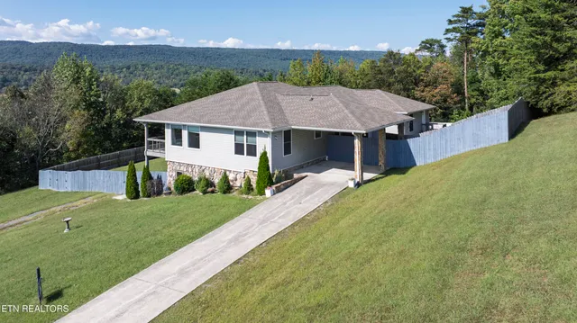 $550,000 | 203 Meadow Green Lane, Dayton, TN 37321