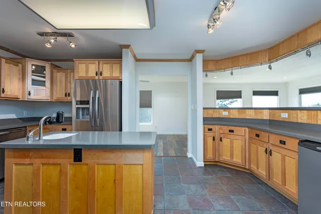 $550,000 | 203 Meadow Green Lane, Dayton, TN 37321