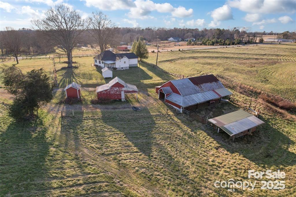 956 Stoney Point Road Kings Mountain, NC 28086 - Photo 1 of 48 a view of a city with an ocean