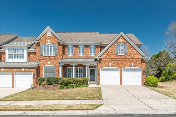 $654,900 | 10879 Rogalla Drive, Charlotte, NC 28277