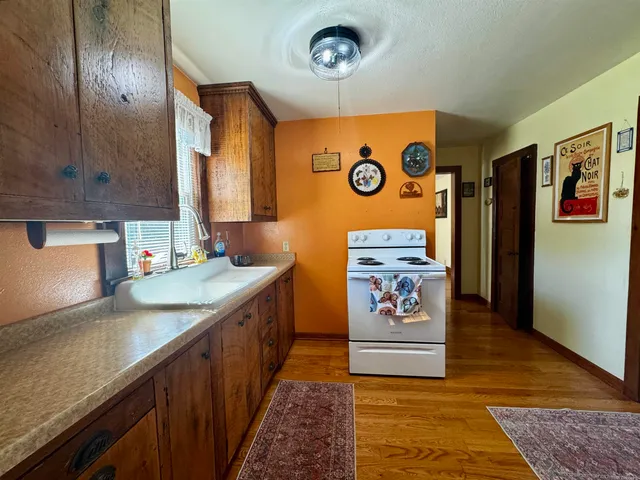 $219,900 | 737 East Briar Lane, Beloit, WI 53511