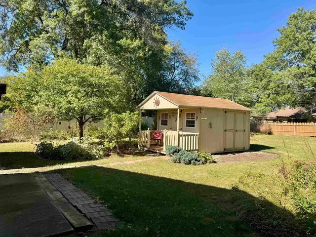 $219,900 | 737 East Briar Lane, Beloit, WI 53511