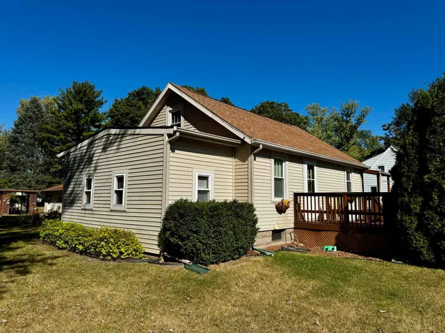 $219,900 | 737 East Briar Lane, Beloit, WI 53511