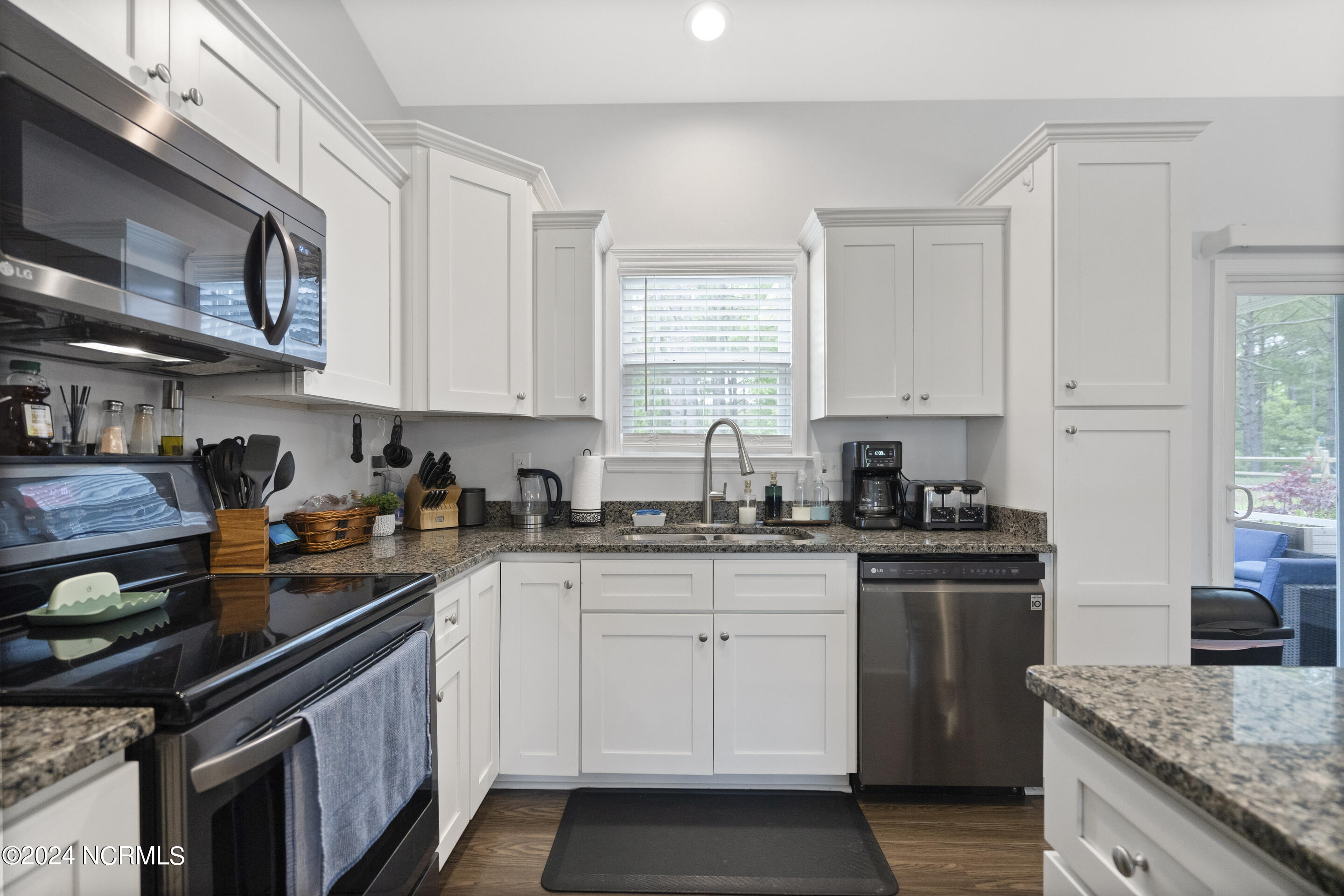 875 Union Bethel Road Hampstead, NC 28443 - Photo 16 of 48 Kitchen
