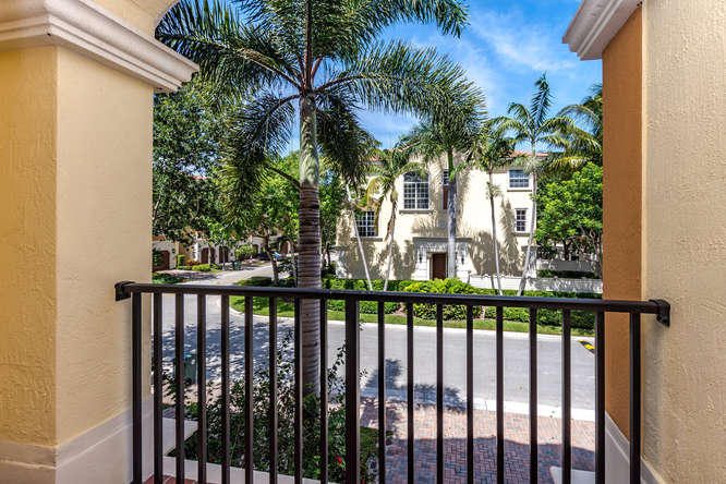 5590 Northeast Trieste Terrace, Unit CASA LUNA Boca Raton, FL 33487 - Photo 54 of 59 5590 NE Trieste Terrace Boca-small-056-2