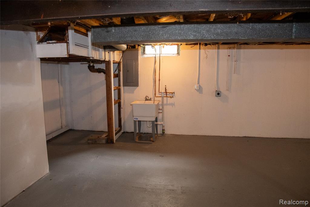 23062 Tuck Road Farmington Hills, MI 48336 - Photo 17 of 20 Gallery Image 17