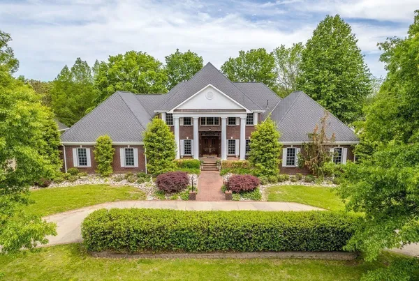 $2,300,000 | 2081 Mossy Oak Circle, Clarksville, TN 37043