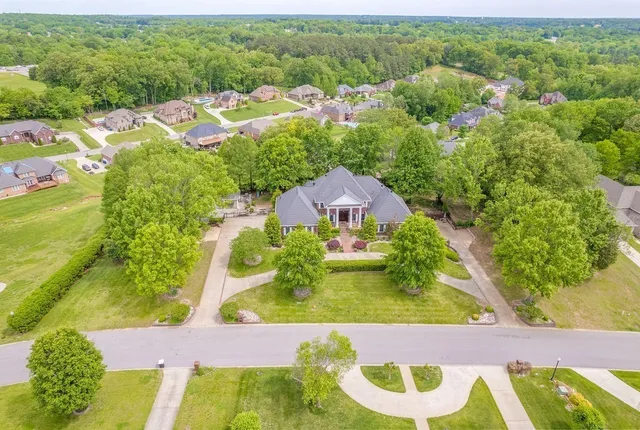a view of entryway with a front door