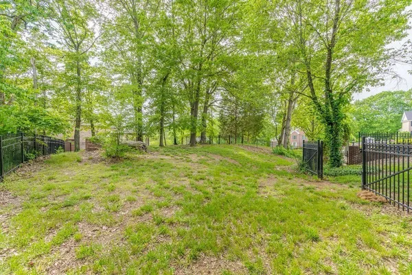 $2,300,000 | 2081 Mossy Oak Circle, Clarksville, TN 37043