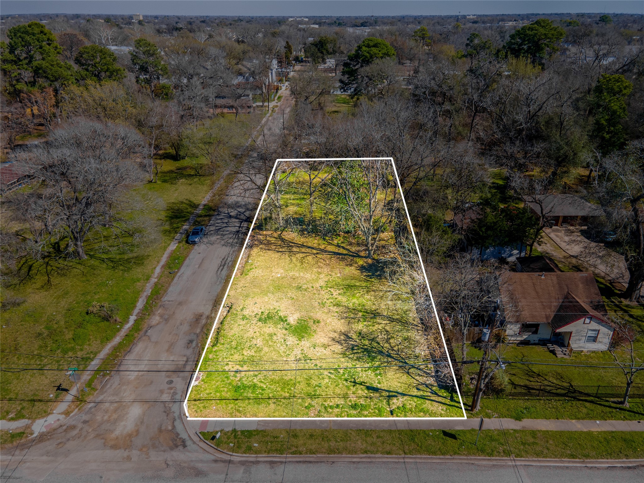 5922 Knox Street Houston, TX 77091 - Photo 3 of 10 a view of swimming pool