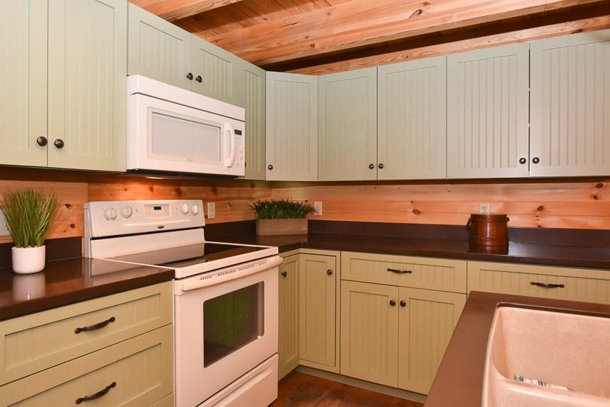 301 Middle Fork Road Normalville, PA 15469 - Photo 7 of 20