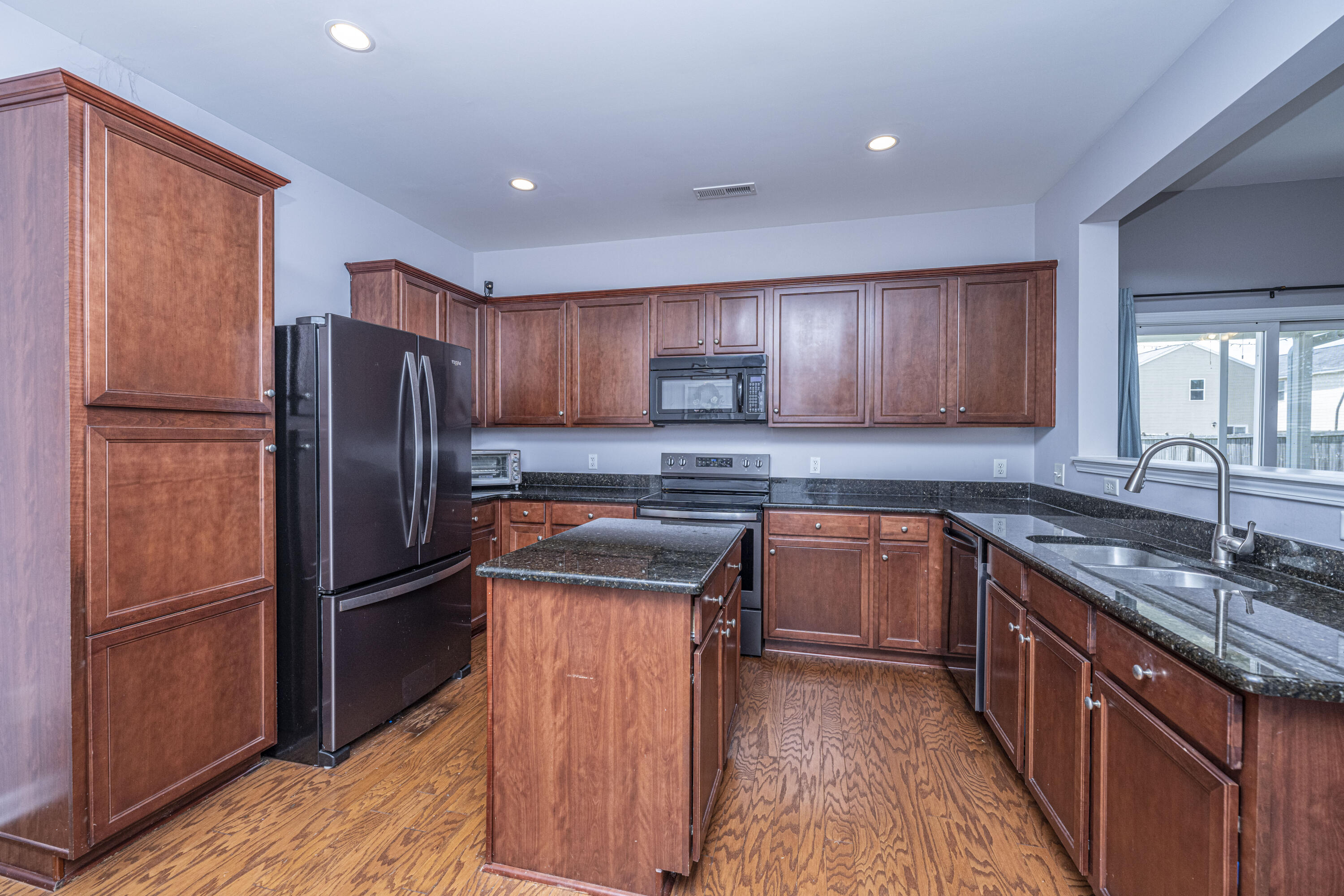 265 Cameron Street Summerville, SC 29486 - Photo 13 of 42 DSC_1412