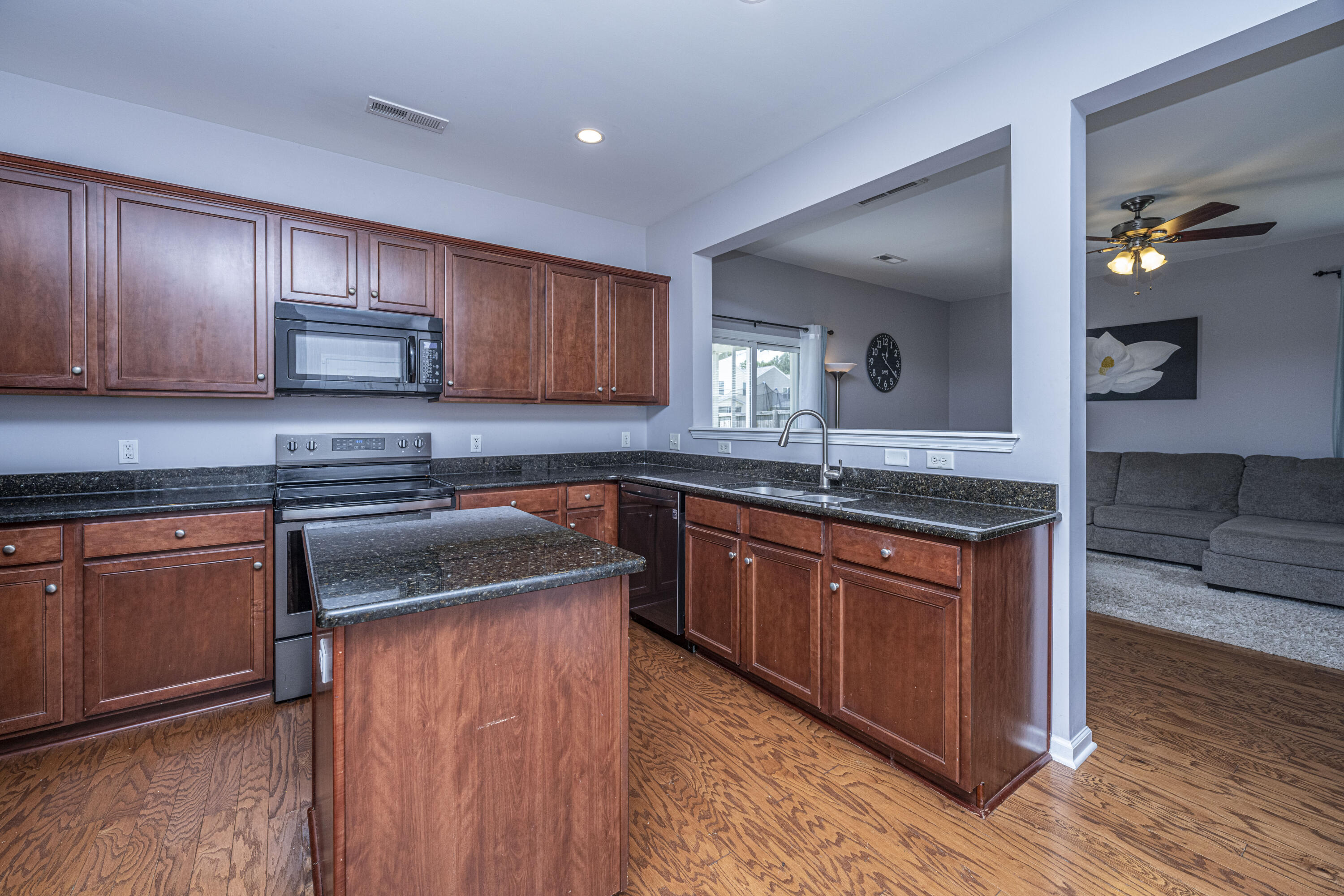 265 Cameron Street Summerville, SC 29486 - Photo 14 of 42 DSC_1413
