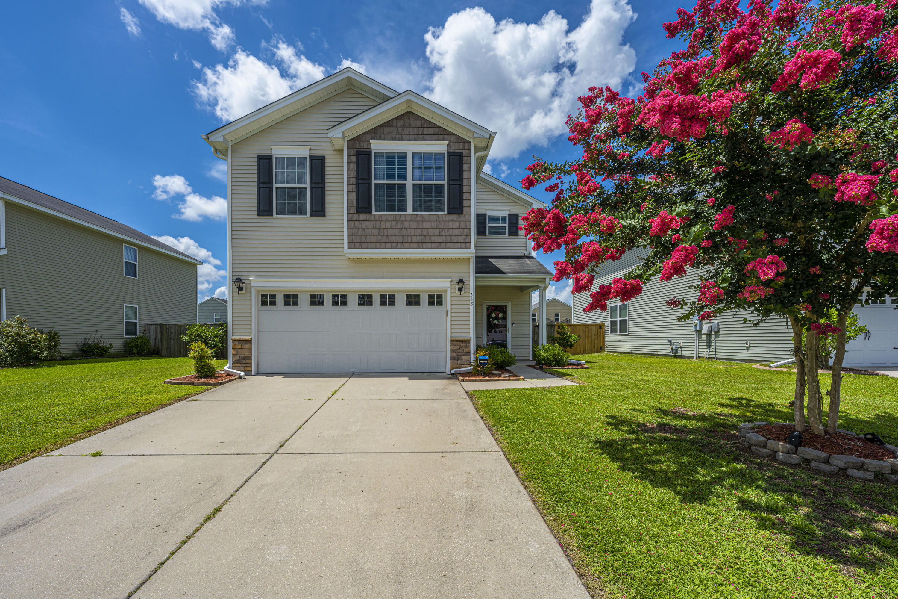 265 Cameron Street Summerville, SC 29486 - Photo 3 of 42 DSC_1397