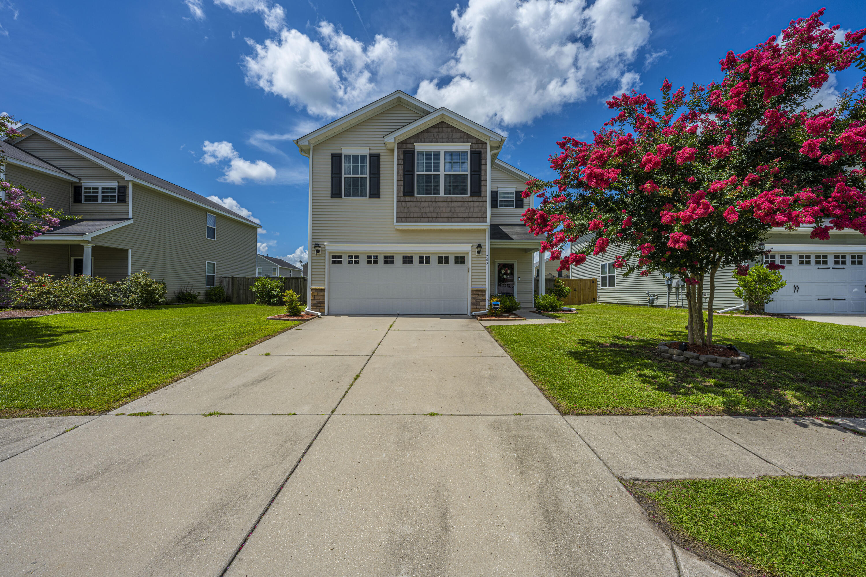 265 Cameron Street Summerville, SC 29486 - Photo 4 of 42 DSC_1399