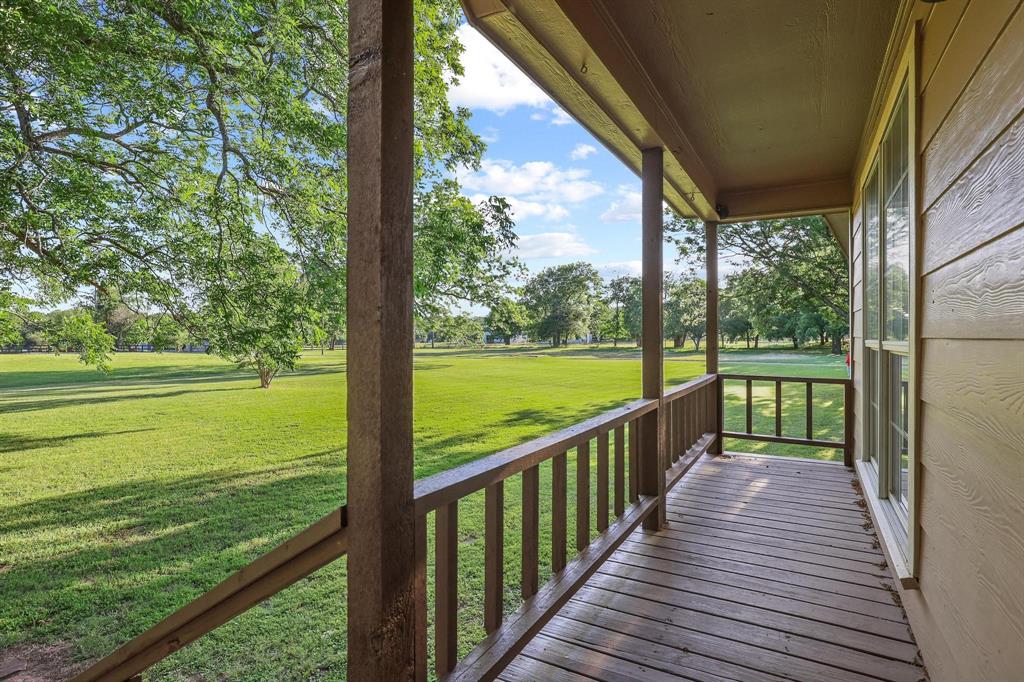 1045 Middle Road Denison, TX 75021 - Photo 4 of 39
