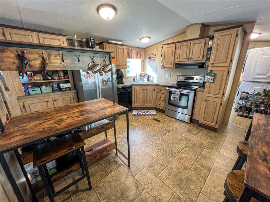 364 Little Creek Road Harmony, PA 16037 - Photo 6 of 28