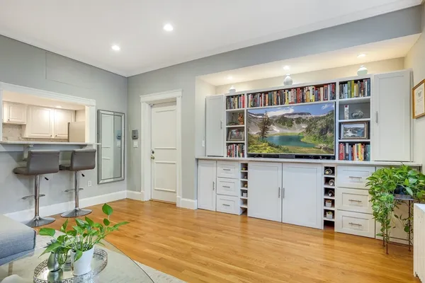 $3,500 | 381 Marlborough Street, Unit 1, Boston, MA 02115