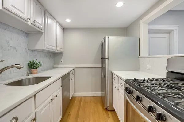 $3,500 | 381 Marlborough Street, Unit 1, Boston, MA 02115