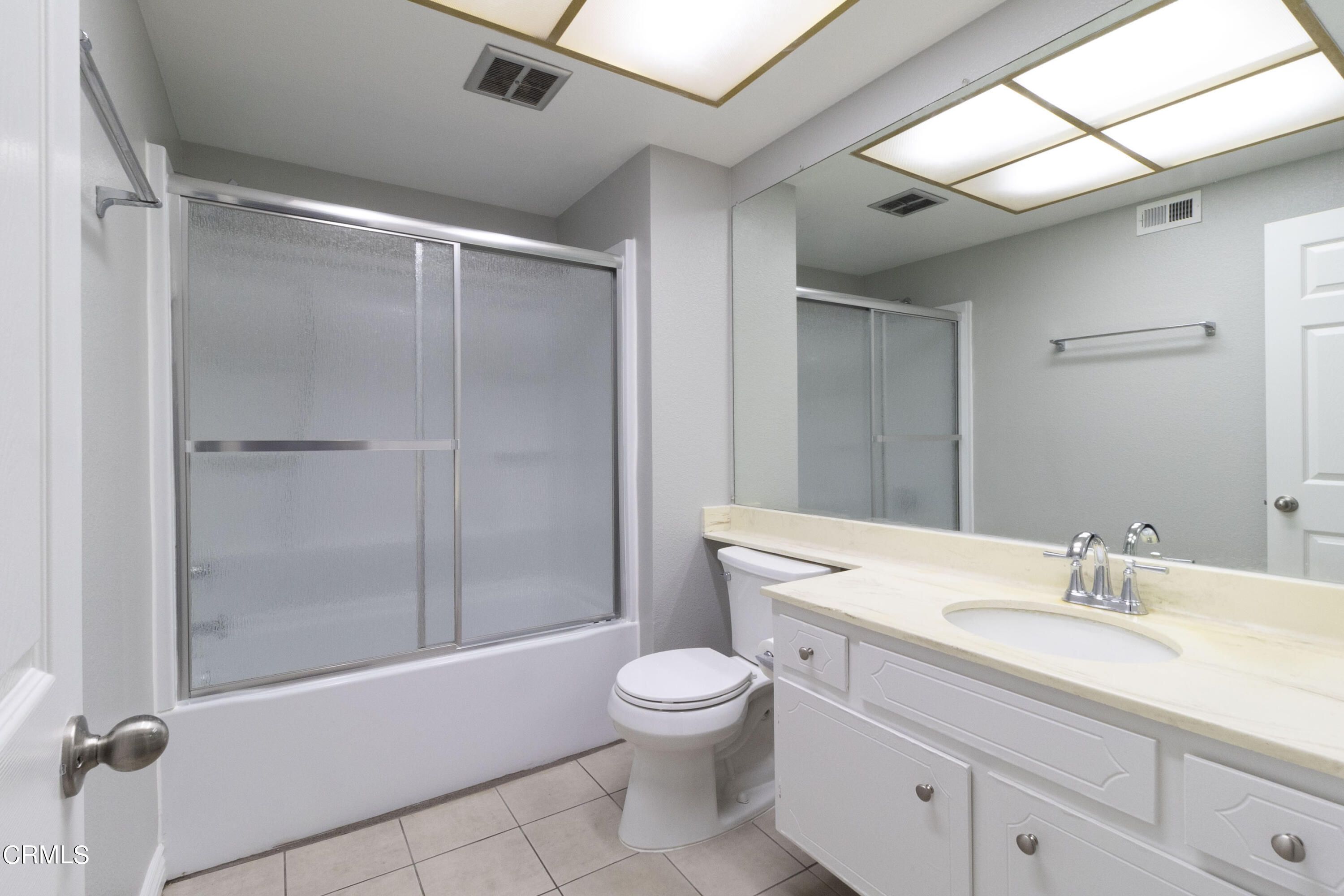 5917 Cochran Street Simi Valley, CA 93063 - Photo 27 of 33 Hallway Bath