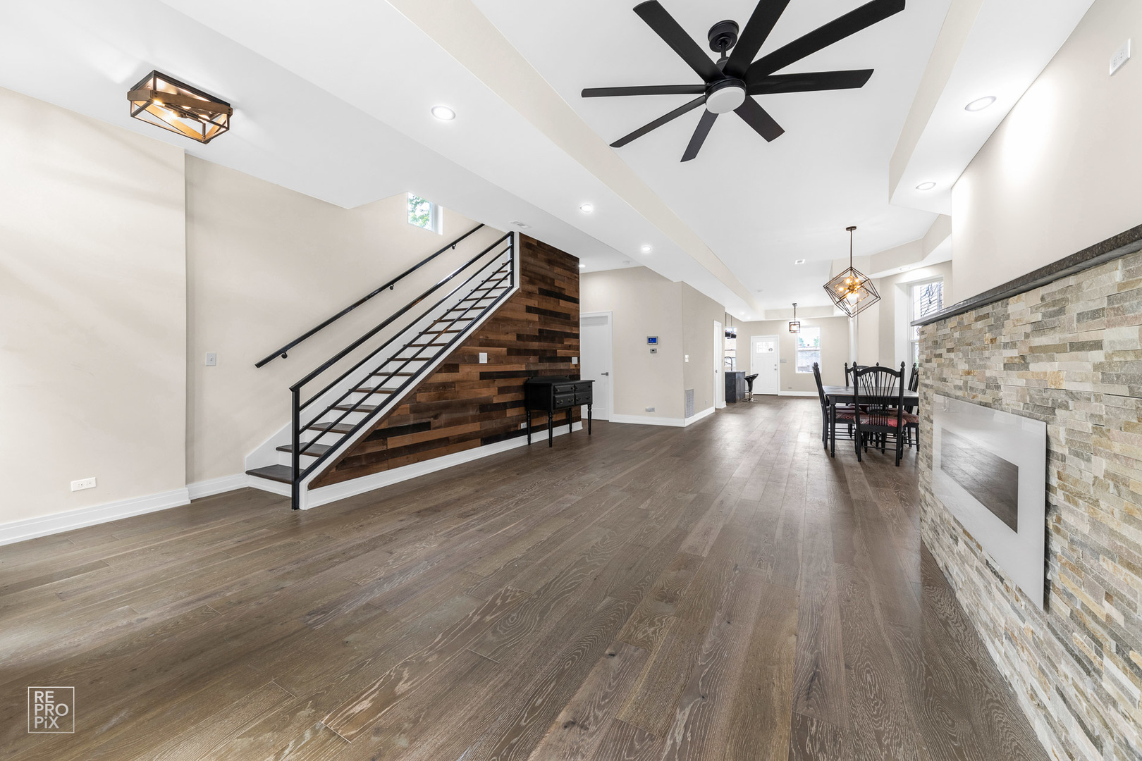 6511 South Evans Avenue Chicago, IL 60637 - Photo 3 of 19