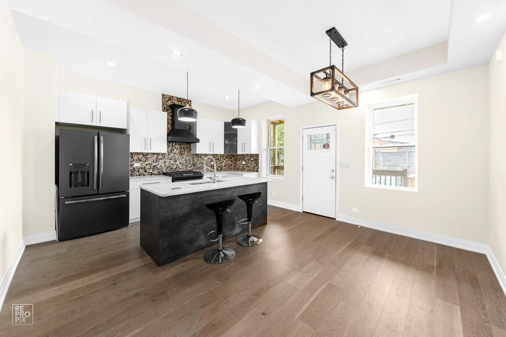 6511 South Evans Avenue Chicago, IL 60637 - Photo 7 of 19