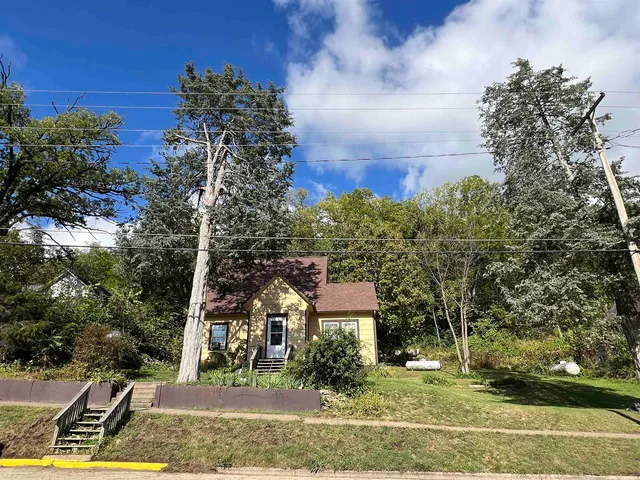 $149,000 | 182 Main Street, Ferryville, WI 54628