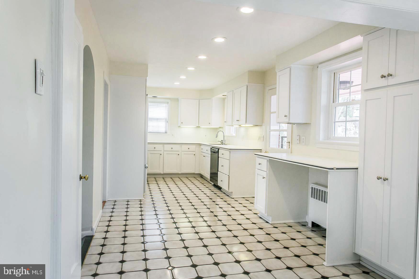 132 North Rolling Road Springfield, PA 19064 - Photo 22 of 42