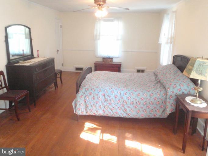 306 Rolling Rd. Catonsville, MD 21228 - Photo 9 of 17 Bedroom (Master)