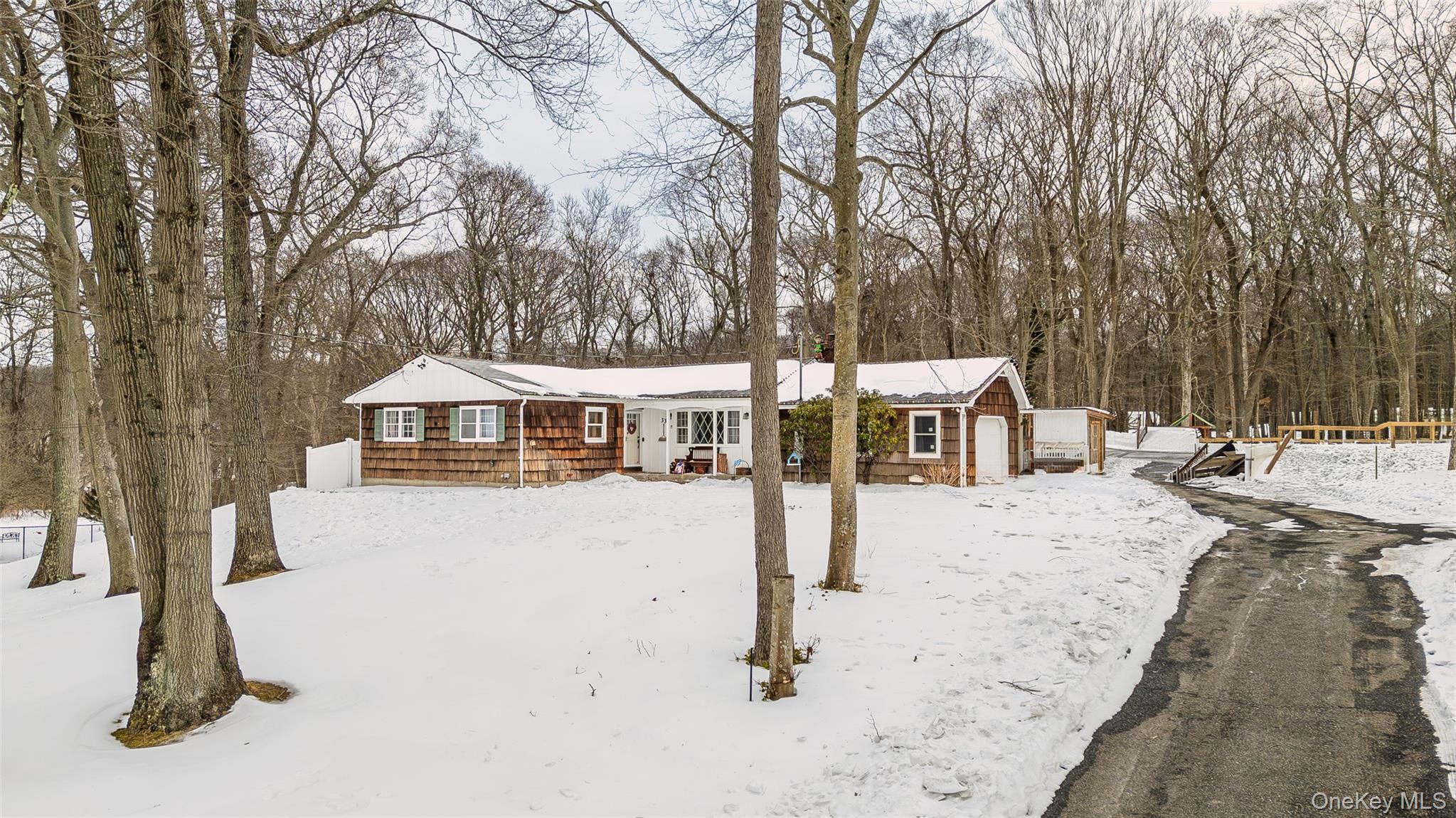 33 Randall Road Wading River, NY 11792 - Photo 28 of 43