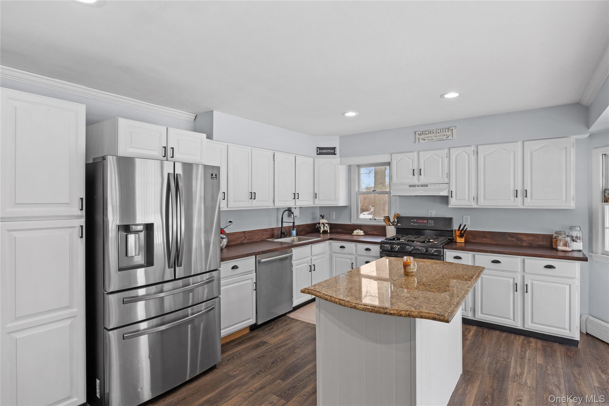 33 Randall Road Wading River, NY 11792 - Photo 9 of 43