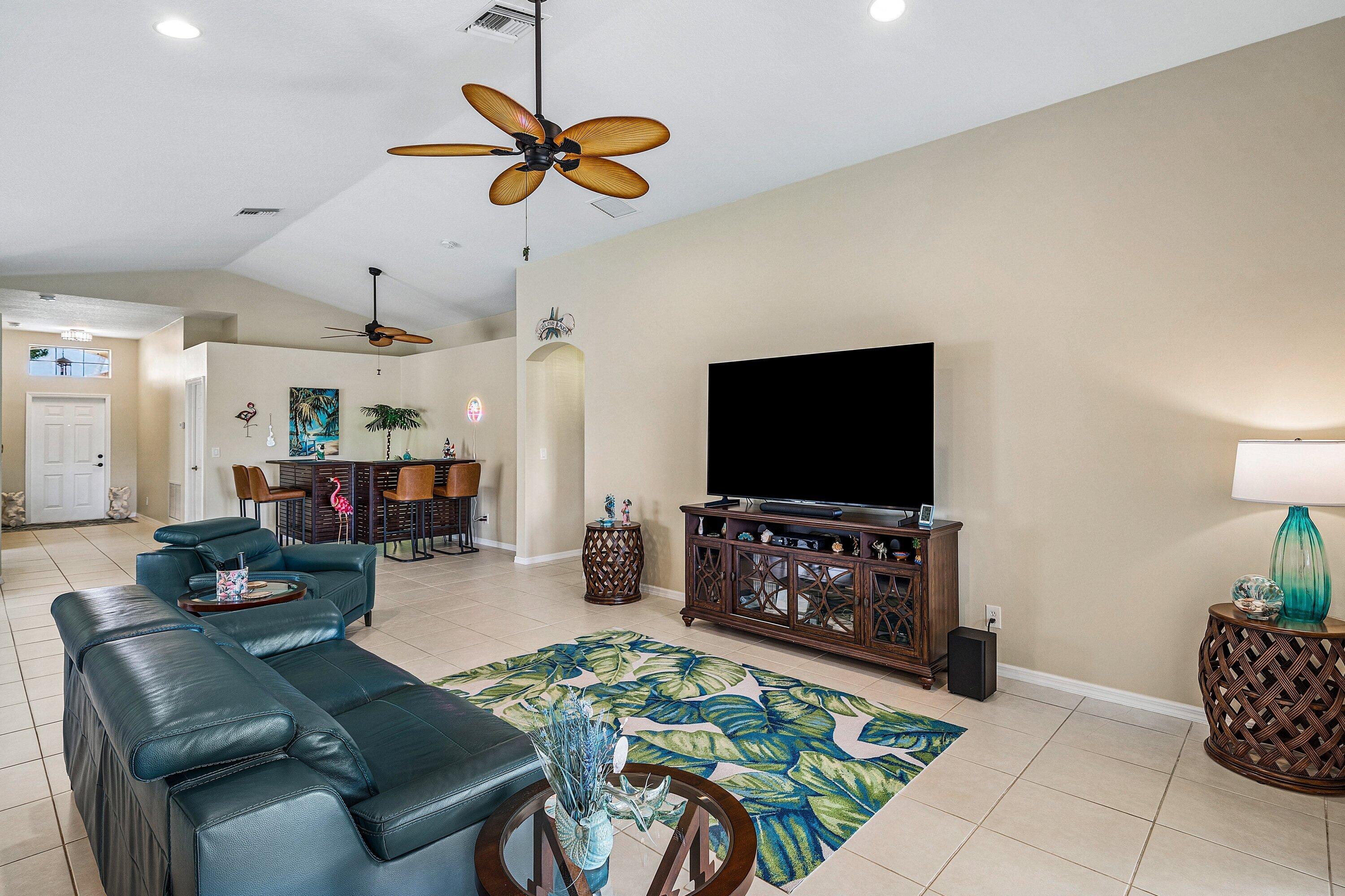12095 Roma Road Boynton Beach, FL 33436 - Photo 8 of 54 Great Room