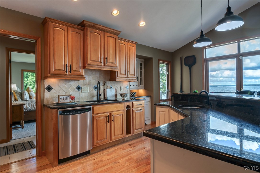 2811 White Haven Road Lenox, NY 13032 - Photo 15 of 50 Granite Kitchen with all the amenities