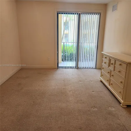 $320,000 | 2351 Lakeview Drive, Unit 114, Sebring, FL 33870