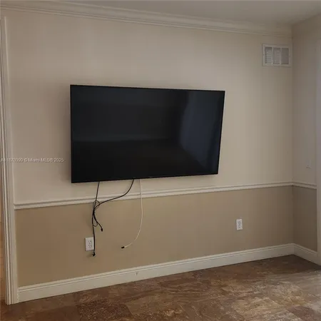 $320,000 | 2351 Lakeview Drive, Unit 114, Sebring, FL 33870