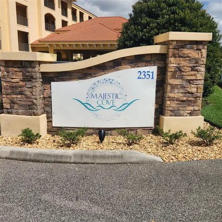 $320,000 | 2351 Lakeview Drive, Unit 114, Sebring, FL 33870